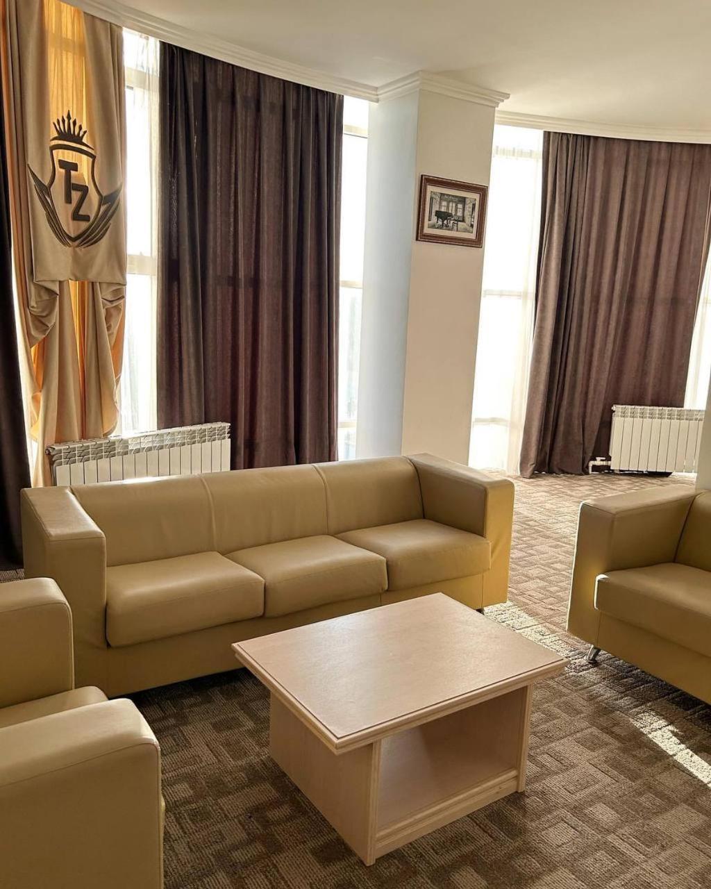 Tanzharyk Hotel Aqtöbe Exteriör bild