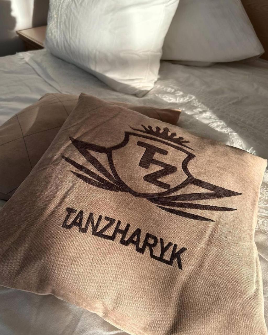 Tanzharyk Hotel Aqtöbe Exteriör bild