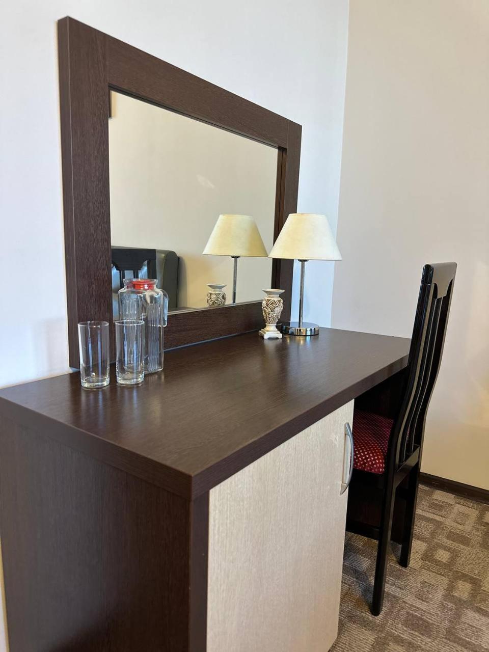 Tanzharyk Hotel Aqtöbe Exteriör bild