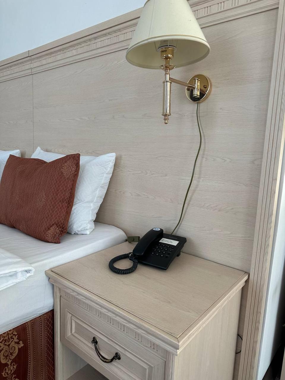 Tanzharyk Hotel Aqtöbe Exteriör bild