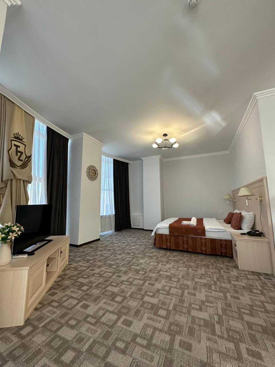 Tanzharyk Hotel Aqtöbe Exteriör bild
