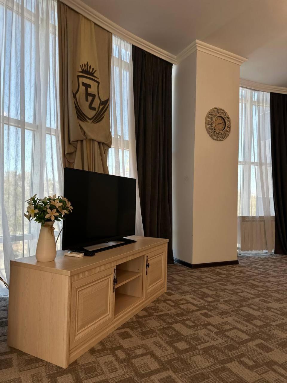 Tanzharyk Hotel Aqtöbe Exteriör bild