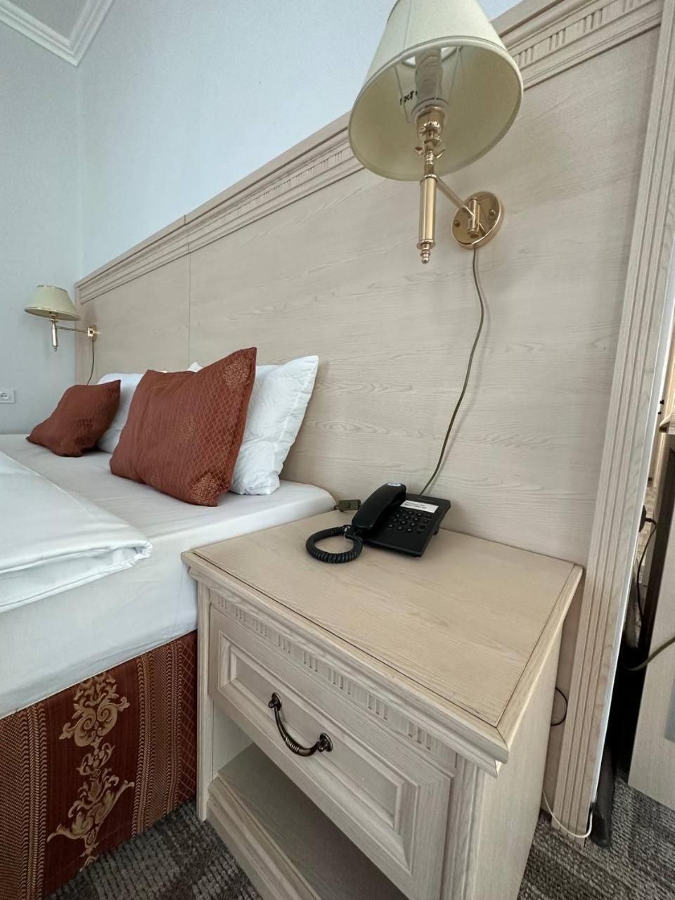 Tanzharyk Hotel Aqtöbe Exteriör bild